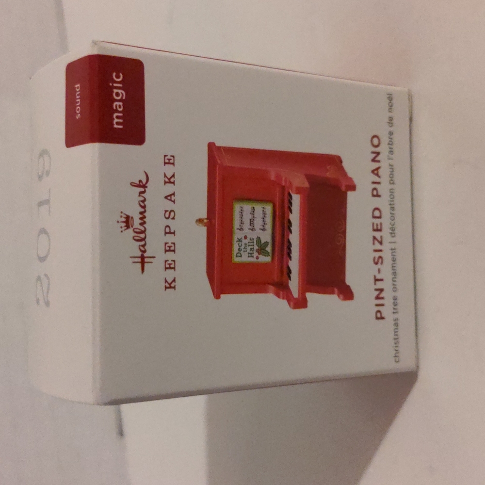 Piano Hallmark Ornament Keepsake Pint-sized 2019 Magic